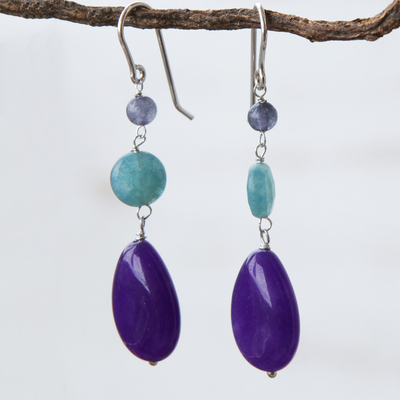 Pendientes colgantes de jade y apatita, 'Colores de primavera' - Pendientes colgantes de jade púrpura brasileño y apatita acuática