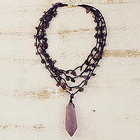 Halskette mit Amethyst-Anhänger, „Purple Crochet“ – Halskette mit 4-strängigem Häkelanhänger aus Amethyst aus Brasilien
