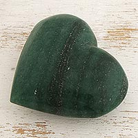 Escultura de cuarzo, 'Corazón creativo' - Escultura de cuarzo verde en forma de corazón