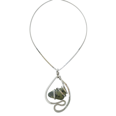 Jade-Anhänger-Halskette, 'verdant rio' - handgefertigte Jade-Halskette