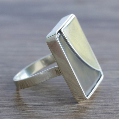 Agate cocktail ring, 'Degree of Freedom' - Modern Grey Agate Cocktail Ring