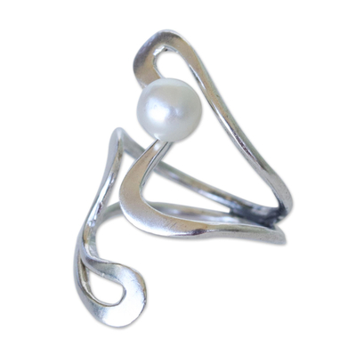 Cultured pearl cocktail ring, 'Brazilian Curves' - Coiled Handcrafted Sterling Silver Ring with Cultured Pearl