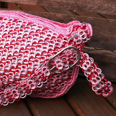 bolsa de hombro Soda pop-top - Bolso de hombro de croché rosa con parte superior reciclada ecológica