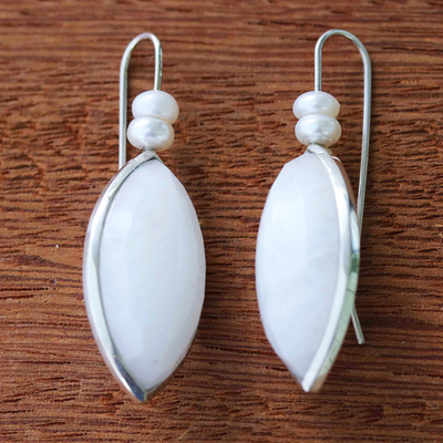 Aretes colgantes de ágata y perlas cultivadas - Aretes de perlas cultivadas y ágata hechos a mano artesanalmente