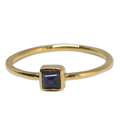 18k Gold and Sapphire Solitaire Ring