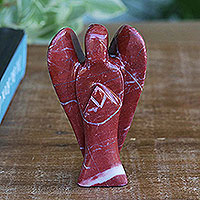 Jaspis-Figur, „Engel der Befreiung“ – Zierliche Engelsskulptur aus rotem Jaspis-Edelstein