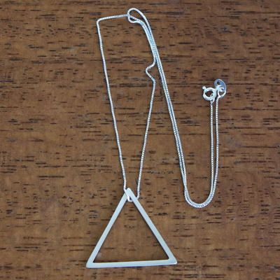 Halskette mit Anhänger aus Sterlingsilber, 'Equilateral'. - Dreieckige Halskette mit Anhänger aus Sterlingsilber