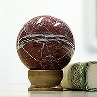Escultura de jaspe, 'Orbe calmante' - Escultura de orbe de jaspe con soporte de madera de cedro elaborada en Brasil