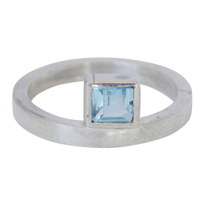 anillo de topacio azul con una sola piedra - Anillo solitario de plata con topacio azul elaborado artesanalmente