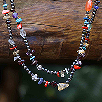 Lange Perlenkette mit mehreren Edelsteinen, „Hues of Brazil“ – Lange Perlenkette mit mehreren Edelsteinen, handgefertigt in Brasilien