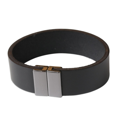 Leather wristband bracelet, 'Ebony Sophistication' - Modern Ebony Leather Wristband Bracelet with Magnetic Clasp