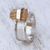 anillo de topacio con una sola piedra - Anillo de plata esterlina pulida con piedra de topacio de forma libre