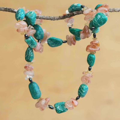 Perlenkette mit mehreren Edelsteinen, 'Precious Breeze'. - Lange brasilianische Perlenkette mit mehreren Edelsteinen