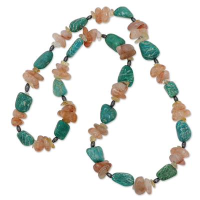 Perlenkette mit mehreren Edelsteinen, 'Precious Breeze'. - Lange brasilianische Perlenkette mit mehreren Edelsteinen