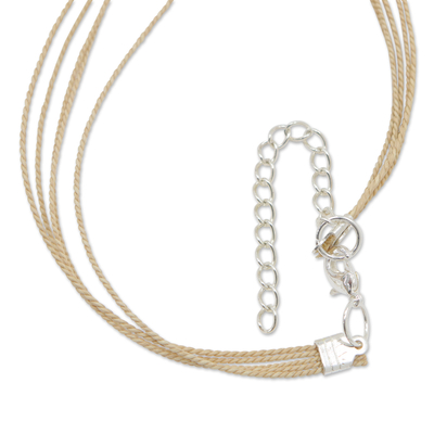 Halskette mit Holzanhänger und Goldakzenten - Halskette mit Saphir-Rosen-Anhänger, handgefertigt aus Eukalyptusholz