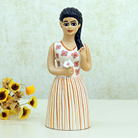 Keramikfigur „Lais“ – Keramikfigur Frau, handgefertigt und bemalt in Brasilien