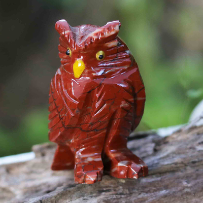 Escultura de dolomita - Escultura artesanal de dolomita roja de un búho de Brasil