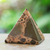 Leopardit-Skulptur - Handgefertigte Pyramidenskulptur aus Leopardit aus Brasilien