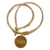 Halskette mit doppelseitigem Anhänger aus Naturfasern mit Goldakzenten - Halskette mit doppelseitigem Anhänger aus Naturfasern mit Goldakzenten