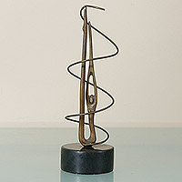 Escultura de bronce, 'Rotación' - Escultura artística semiabstracta de bronce oxidado de Brasil