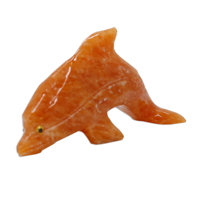 Estatuilla de calcita - Figura de delfín de calcita naranja hecha a mano de Brasil