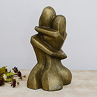 Escultura en resina de poliéster, 'El Beso' (2023) - Escultura romántica semiabstracta de edición limitada