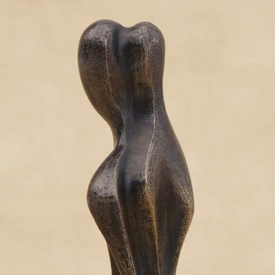 Bronzeskulptur, 'Umarmung - Romantische Bronze-Skulptur