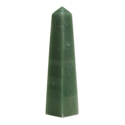 Grüne Quarzskulptur, „Obelisk des Optimismus“ - 9-Zoll-Edelsteinskulptur aus grünem Quarzobelisk