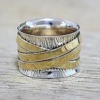 Anillo de plata de ley y banda de latón, 'Crisscrossing Grace' - Anillo de banda india hecho a mano de plata de ley y latón