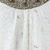 Perlenbesetztes A-Linien-Kleid, „Golden“ – Weißes, perlenbesetztes A-Linien-Kleid mit Pailletten und Rüschen