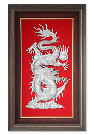 Panel repujado de aluminio, 'El dragón y la perla' - Panel repujado de aluminio