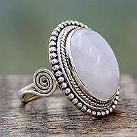 Anillo de cóctel con piedra lunar arcoíris - Anillo de cóctel de plata esterlina de la India con piedra lunar arcoíris