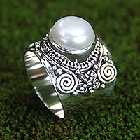 Cultured pearl flower ring, 'White Frangipani' - Sterling Silver and Cultured Pearl Cocktail Ring