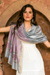 Schal aus Baumwolle und Seide, „Fortune's Elegance“ – Schal mit Blockdruck aus Baumwolle und Seide in Rosa auf Grau