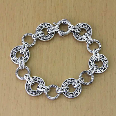 Sterling silver reversible link bracelet, 'Unity Embrace' (8 inch) - Balinese Sterling Silver Link Bracelet (8 inch)