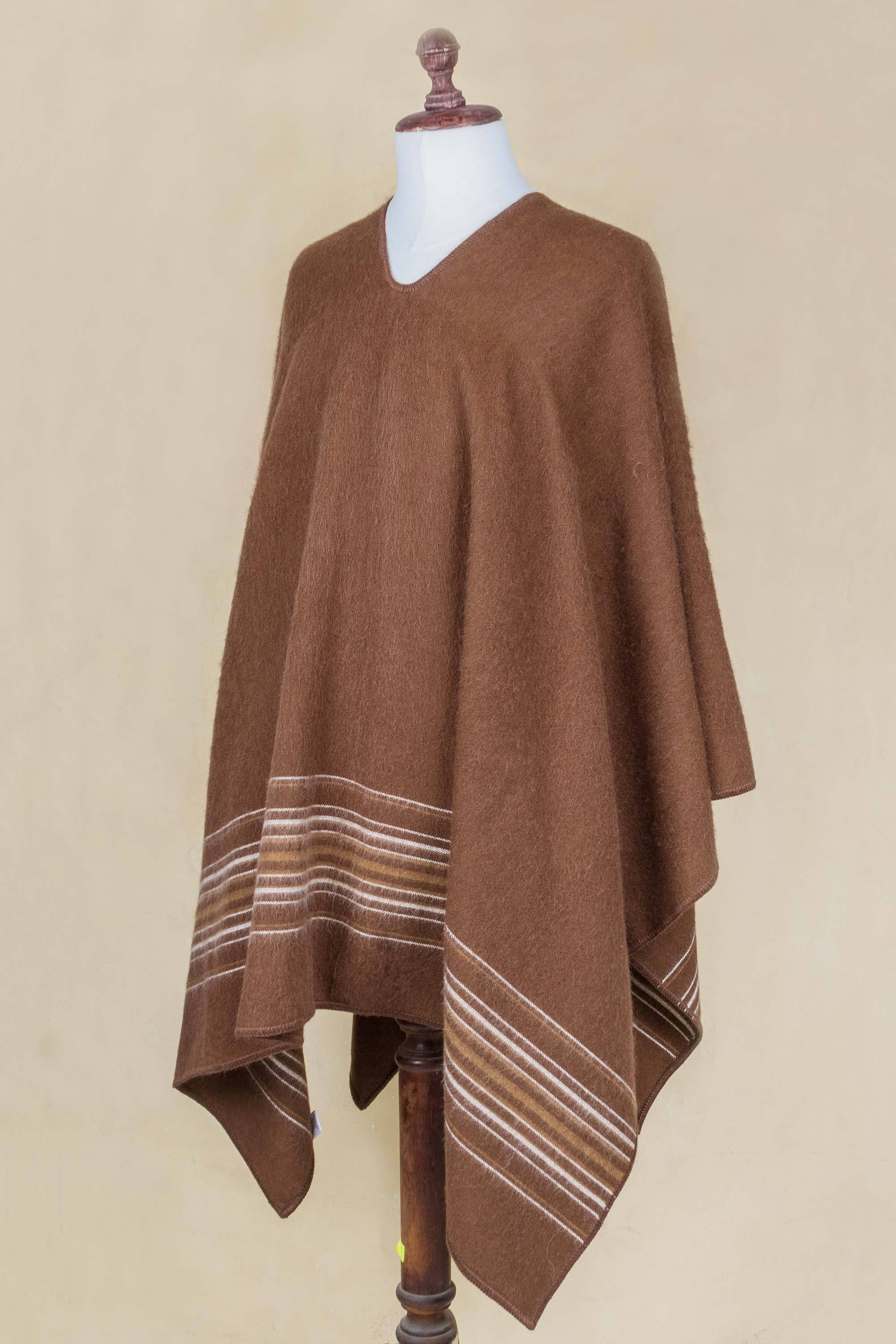Poncho artesanal de mezcla de alpaca marrón para hombre de Perú, 'Tierra  pacífica'