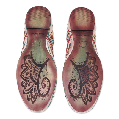 Zapatos jutti de seda - Zapatos Jutti de seda adornados en marfil de la India