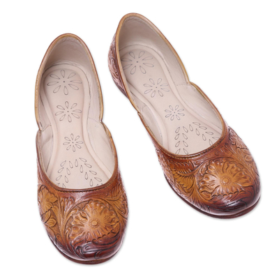UNICEF Market | Floral Leather Jutti Shoes in Ginger from India - Taj Mahal  Path