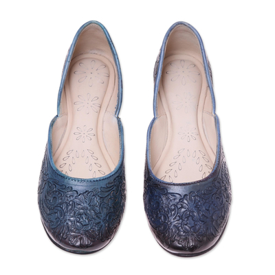 Leather jutti shoes, 'Taj Mahal Garden' - Floral Leather Jutti Shoes in Midnight from India