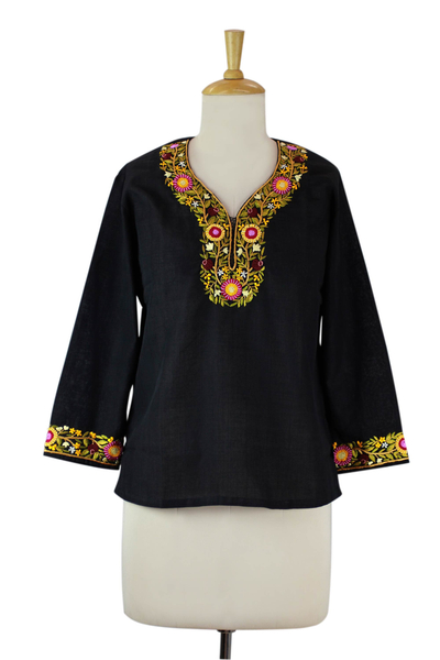 Blusa de algodón - Túnica negra de algodón con bordado floral tejido a mano