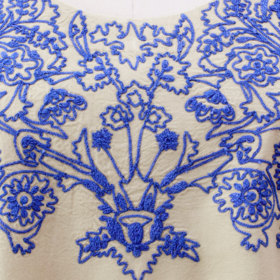 Etuikleid aus Viskose - Besticktes ärmelloses Kleid in Khaki und Blau aus Indien