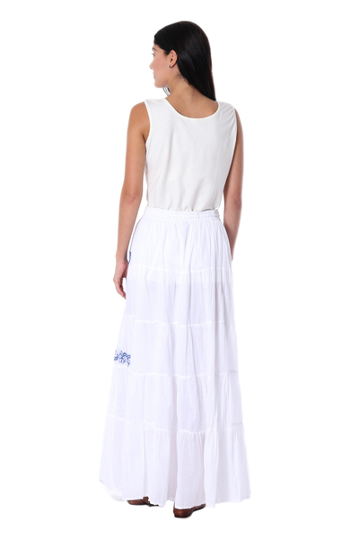 Falda larga de algodón - Falda larga de algodón blanca con estampado floral azul bordado