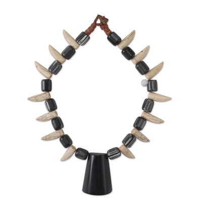 Halskette mit Anhänger aus Achat und Speckstein - Halskette mit Anhänger aus Achat und Speckstein