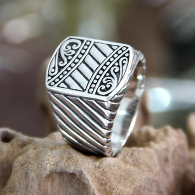 Men's sterling silver ring, 'Batik Shield' - Men's sterling silver ring
