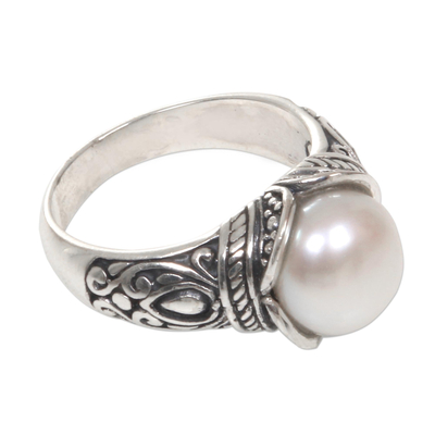 Cultured pearl cocktail ring, 'Luminous White Blossom' - Balinese Sterling Silver and Cultured Pearl Women's Ring