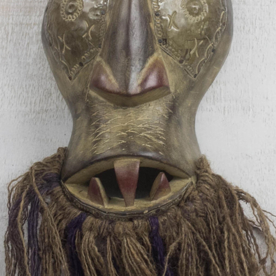 Máscara de madera africana - Máscara de terror africana hecha a mano.