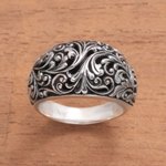 Sterling silver cocktail ring, 'Borneo Forest' - Leaf Pattern Sterling Silver Cocktail Ring from Java