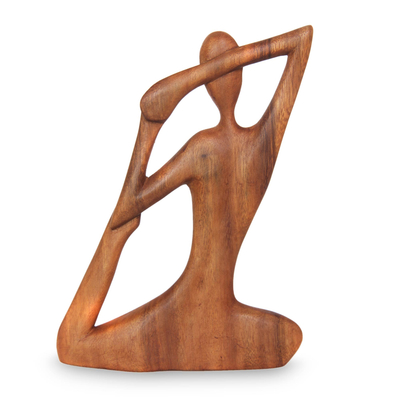 Escultura de madera, 'Yoga Stretch' - Escultura de madera de Indonesia
