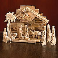 Olive wood nativity scene, 'Holy Land' (12 pieces) - Holy Land Olive Wood Nativity Set (12 Pieces)