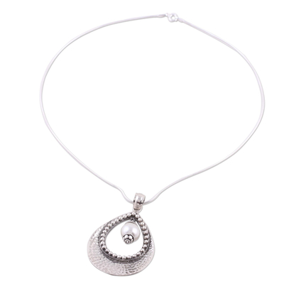Pearl pendant necklace, 'Precious Halo' - Pearl pendant necklace